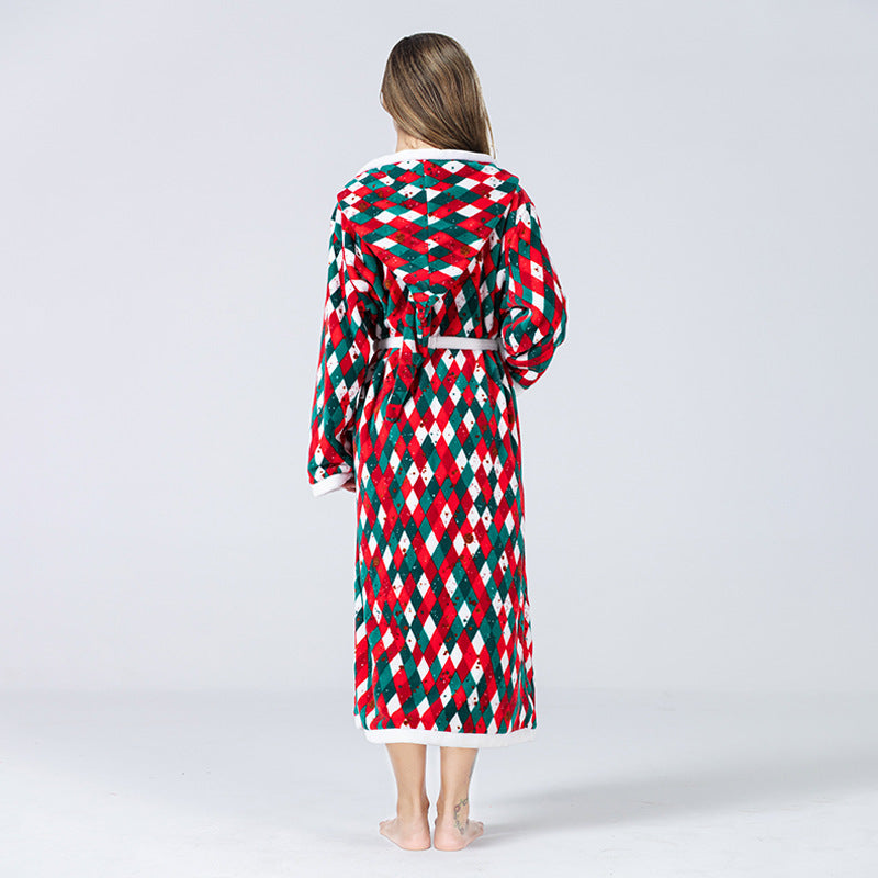 Tartan Charm | Czerwony świąteczny szlafrok z kapturem w kratę dla kobiet