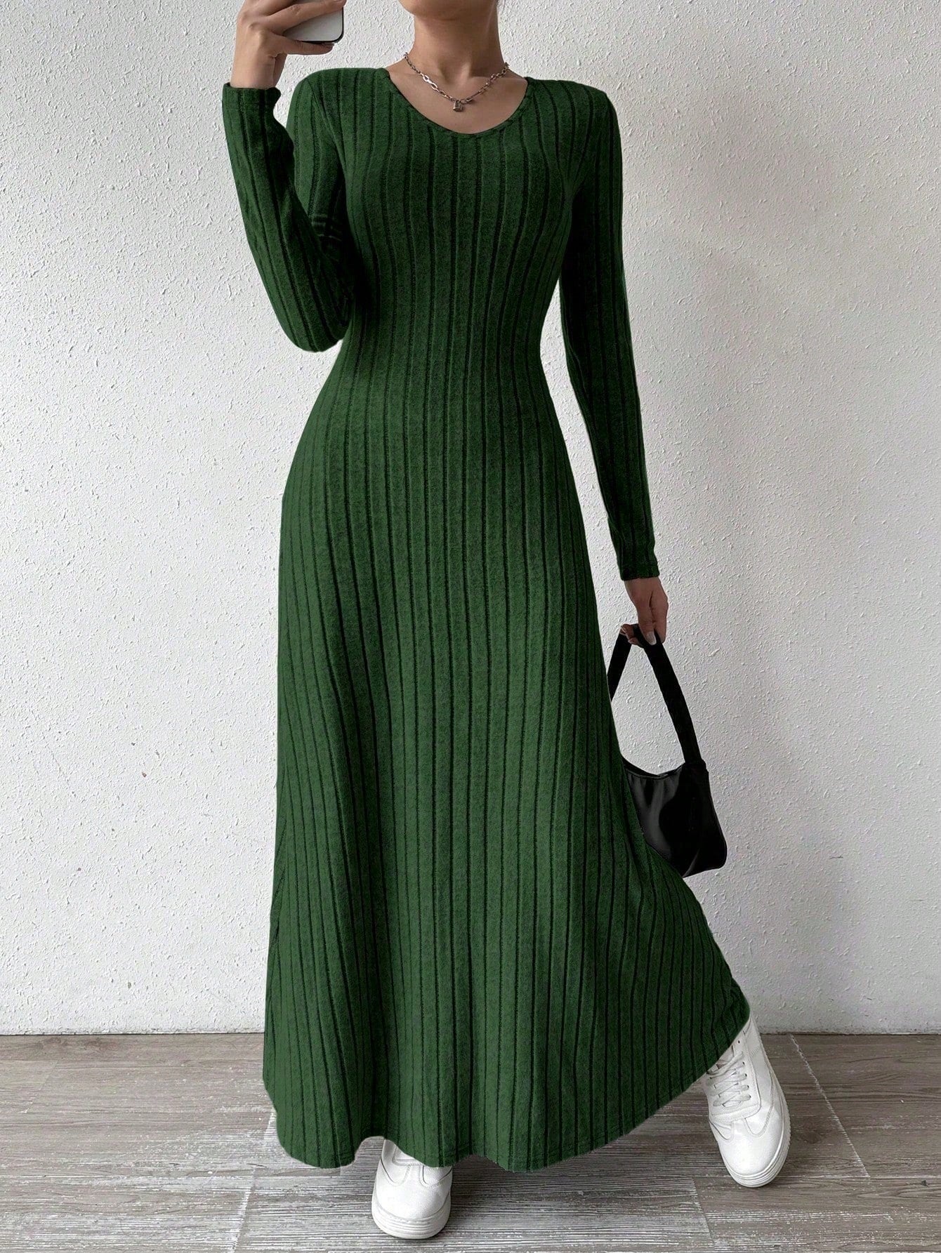 Jemima Lewis | Robe longue en maille côtelée à manches longues
