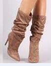 Isla Turner | Bottes plissées en daim à bout pointu et talon