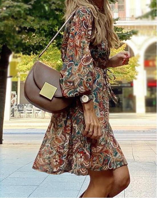 Emma Cooper | Midi šaty v boho štýle s kvetinovou potlačou áčkového strihu