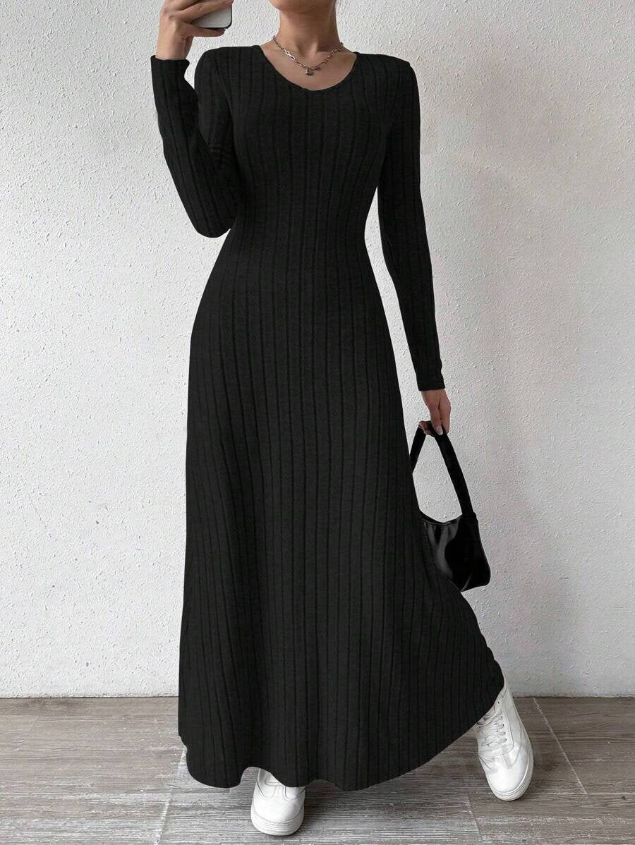 Jemima Lewis | Robe longue en maille côtelée à manches longues