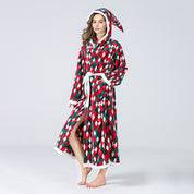 Tartan Charm | Czerwony świąteczny szlafrok z kapturem w kratę dla kobiet