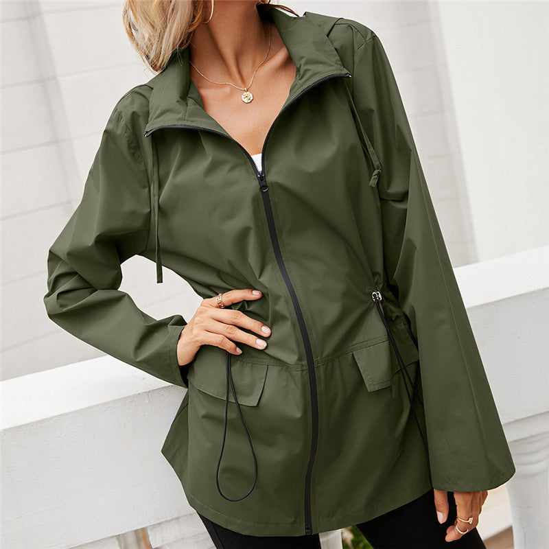Freya Thompson | Imperméable à capuche à cordon de serrage, veste coupe-vent zippée sur le devant