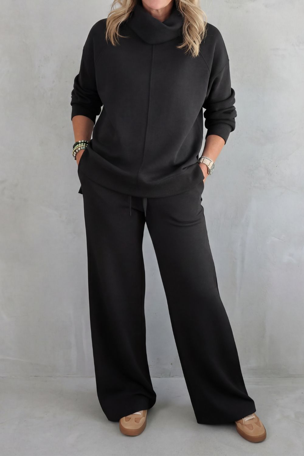 Tabitha Langford | Ensemble d’intérieur en maille Luverra – col roulé et pantalon à jambes larges