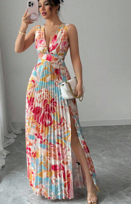 Victoria Beckwith | Robe longue plissée à fleurs et décolleté en V profond