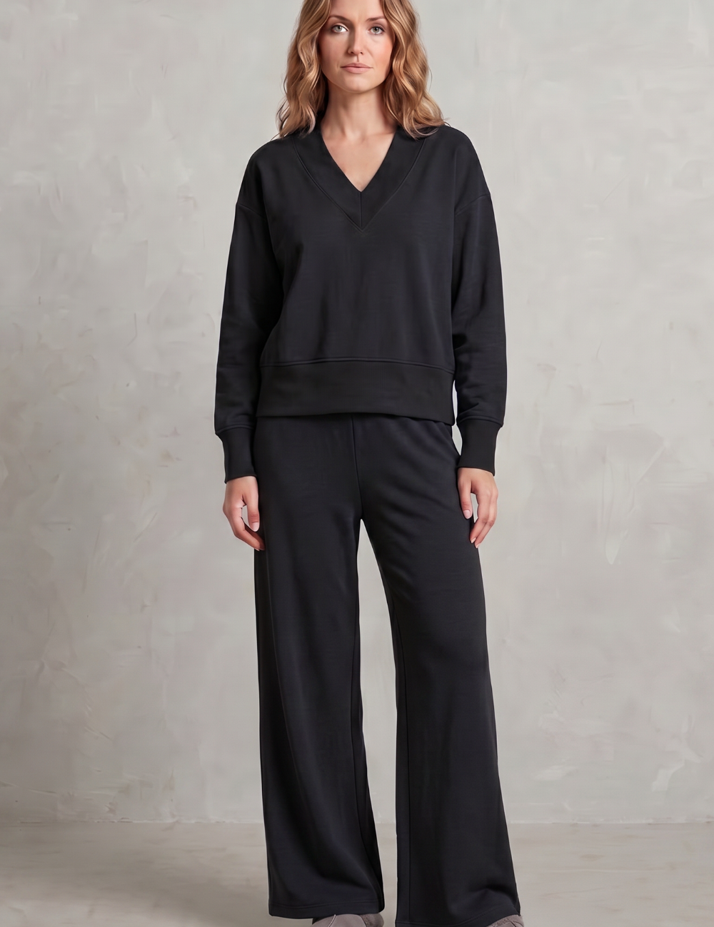 Allia_Relaxedfit_Wide-legloungeset_13_ec0bccd2-6a2e-4b41-86b7-f7eabd724cc4.png