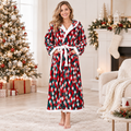 Tartan Charm | Robe de chambre de Noël rouge à carreaux et à capuche pour femme