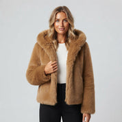 Clementine Woodley | Manteau oversize à capuche en fausse fourrure