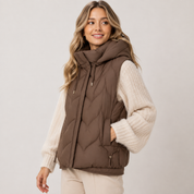 Dorothea Mills | Gilet matelassé à capuche amovible, veste sans manches isolante