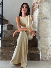 Emilia Ravenswood | Off-white Maxi Wedding Dress with Knot