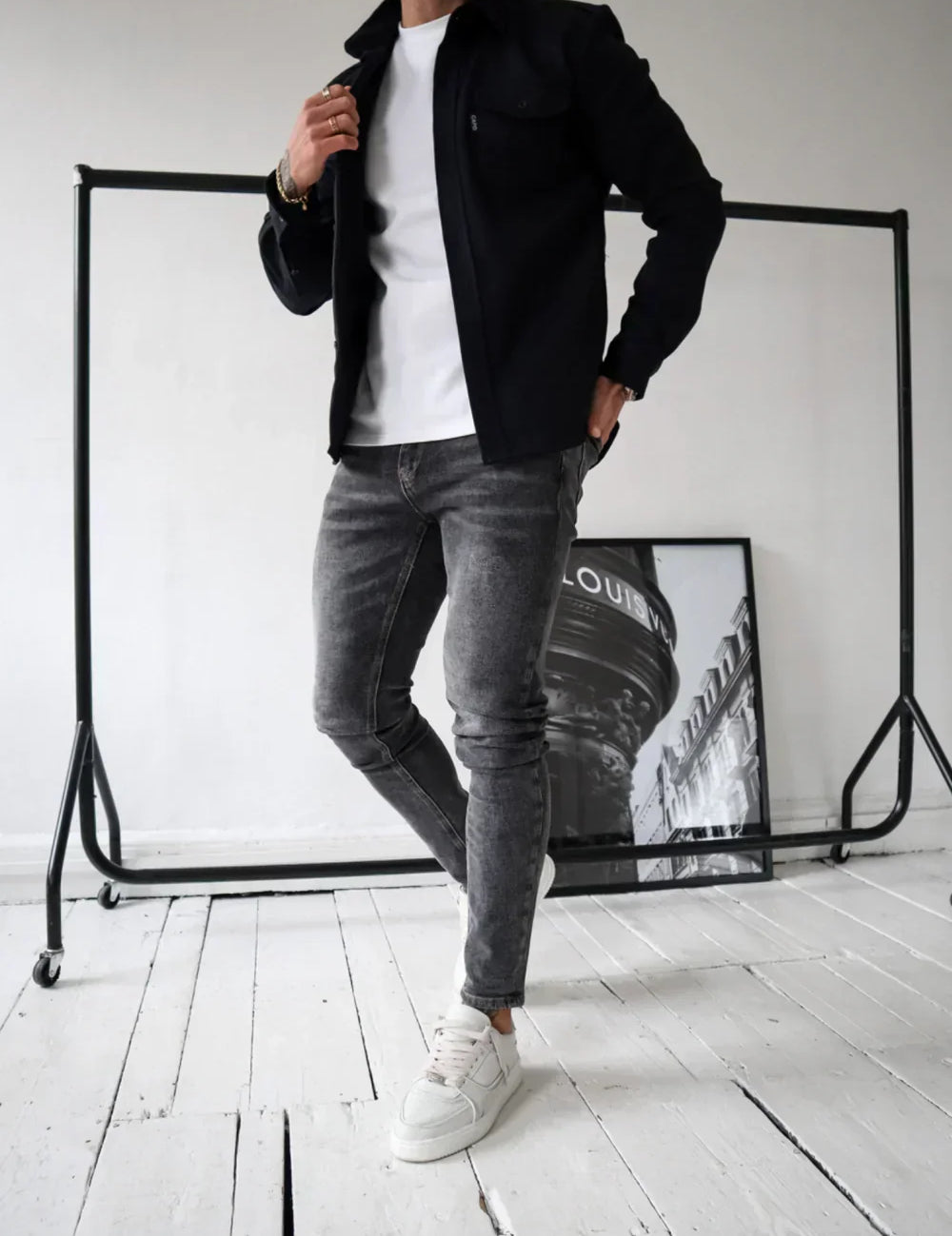 Ethan_Moreau_Casual_Overshirt_with_Modern_Layering_1615300941676930.webp