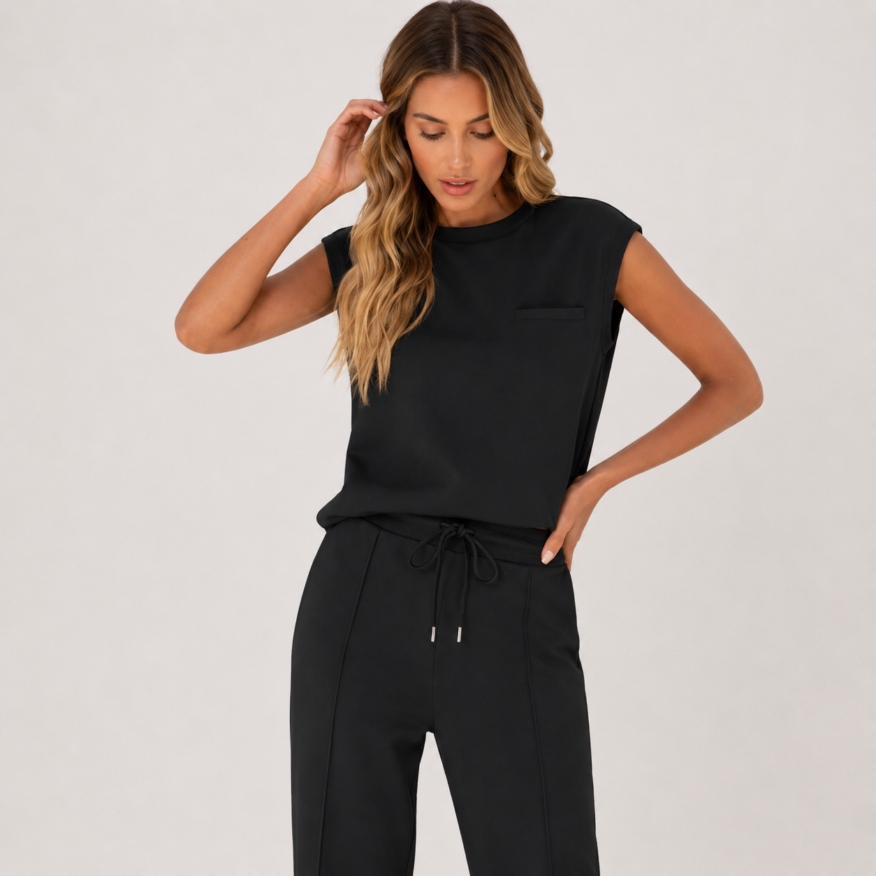 Hazel_Carrington_Sleeveless_Loungewear_Set_115287139598722.png