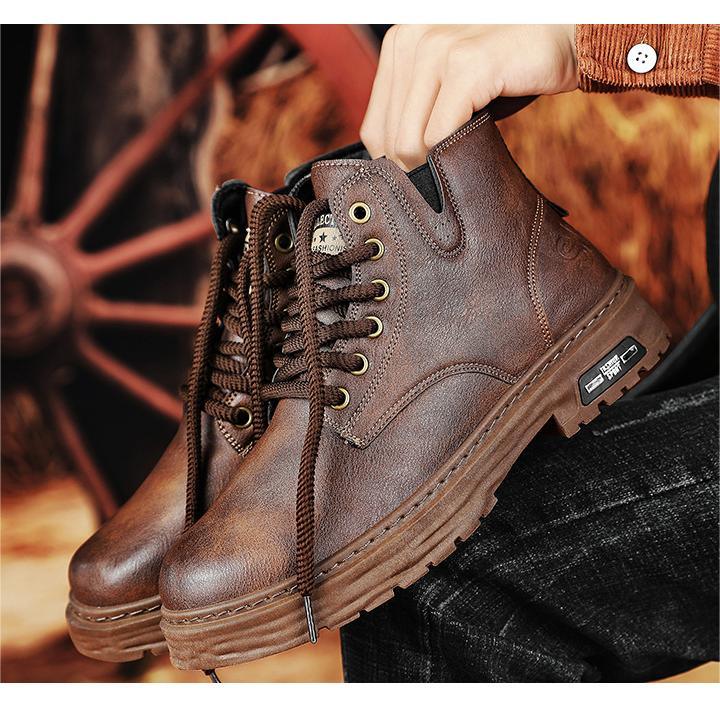 Barnaby Hughes | Men's Lace-Up Winter Ankle Boot in Vintage Brown