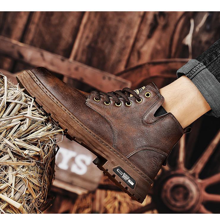 Barnaby Hughes | Men's Lace-Up Winter Ankle Boot in Vintage Brown