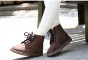 Freya Sanderson | Bottes d’hiver à lacets doublées de fourrure, couleur sable