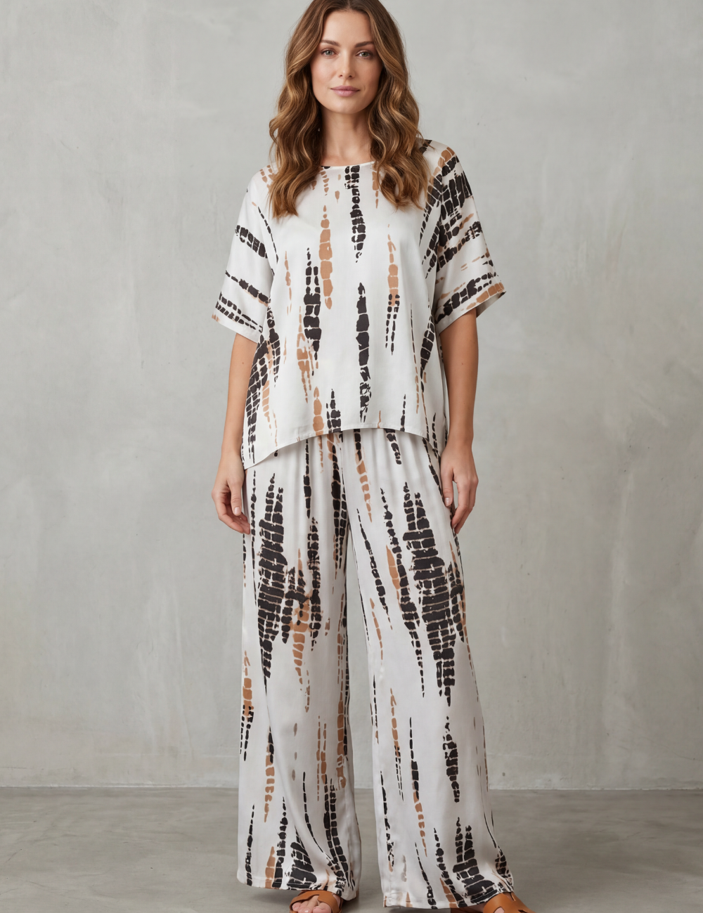 Marie_AbstractPrintDetail_Wide-LegLoungeSet_12.png