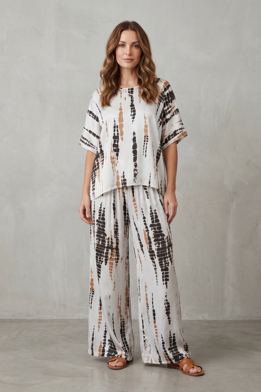 Tabitha Reynolds | Abstract Print Wide-Leg Lounge Set – Relaxed Luxury