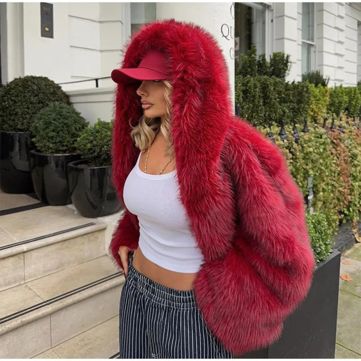 Clementine Woodley | Manteau oversize à capuche en fausse fourrure