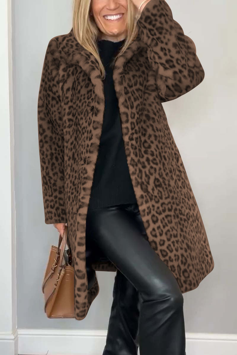 Clara Whitbyová | Kabát z umelej kožušiny s leopardím vzorom