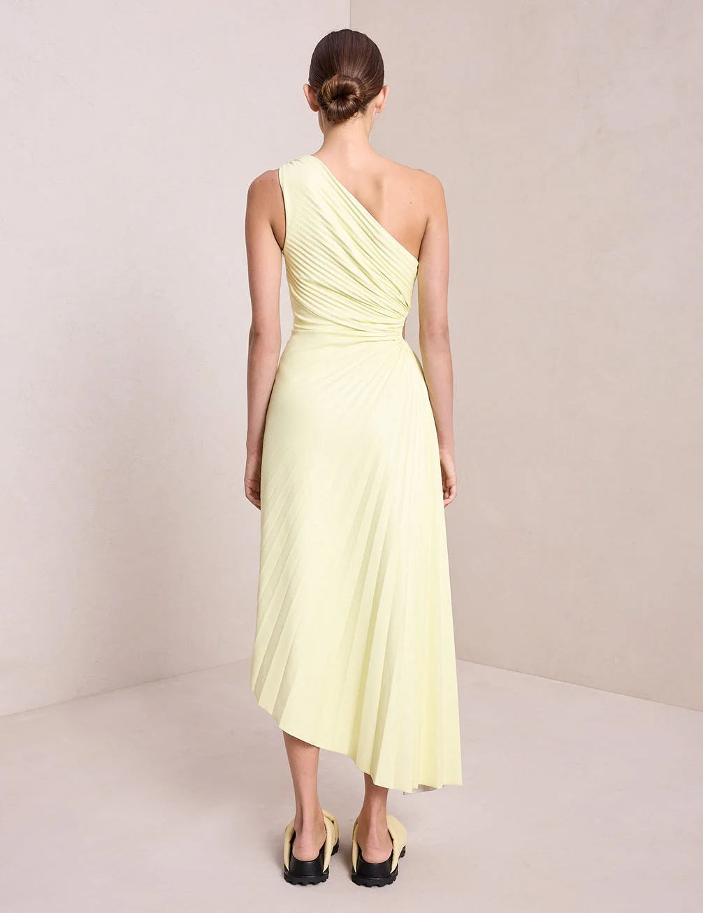 Seraphina_Laurent_Pleated_One-Shoulder_Maxi_Dress_1715279473820034.jpg