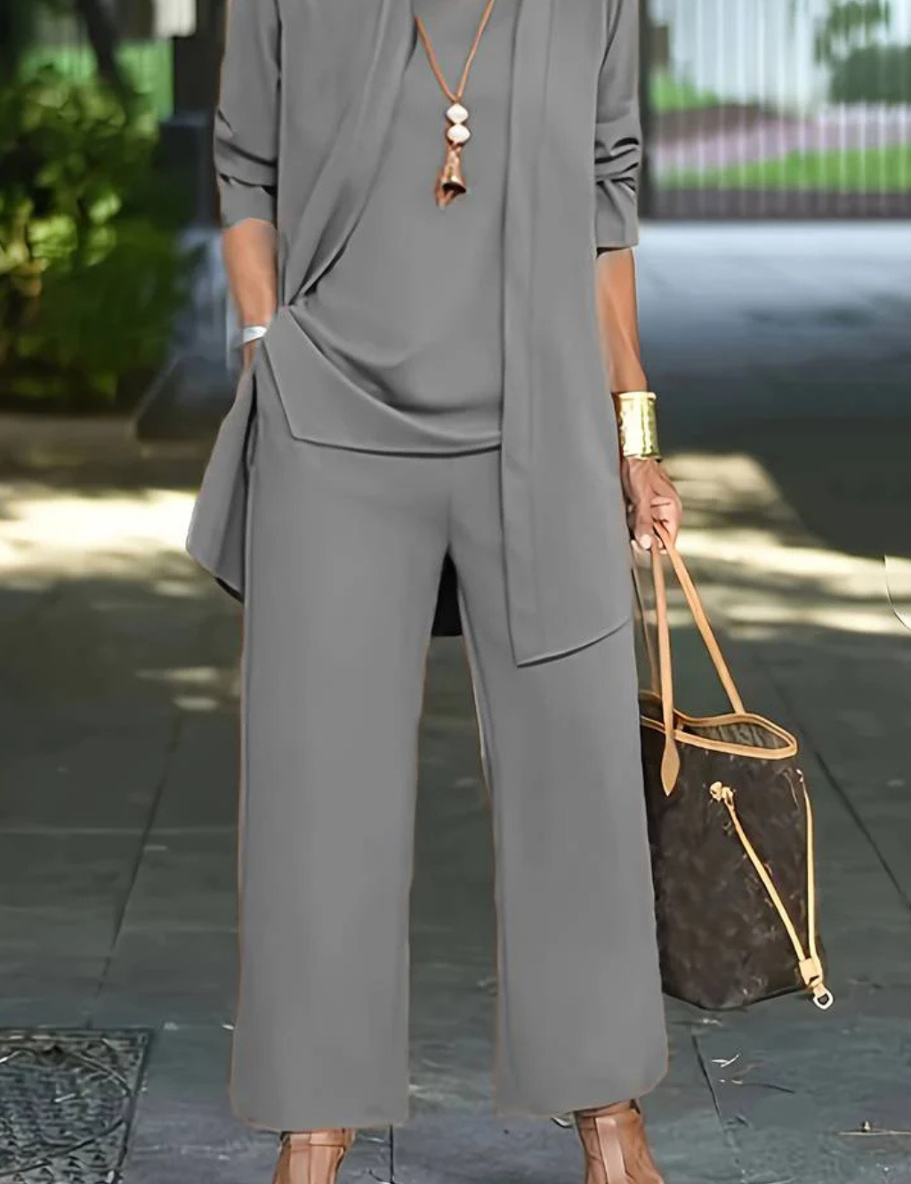 Valentina_Ricci_Elegant_Layered_Lounge_Set_1615309891273090.png