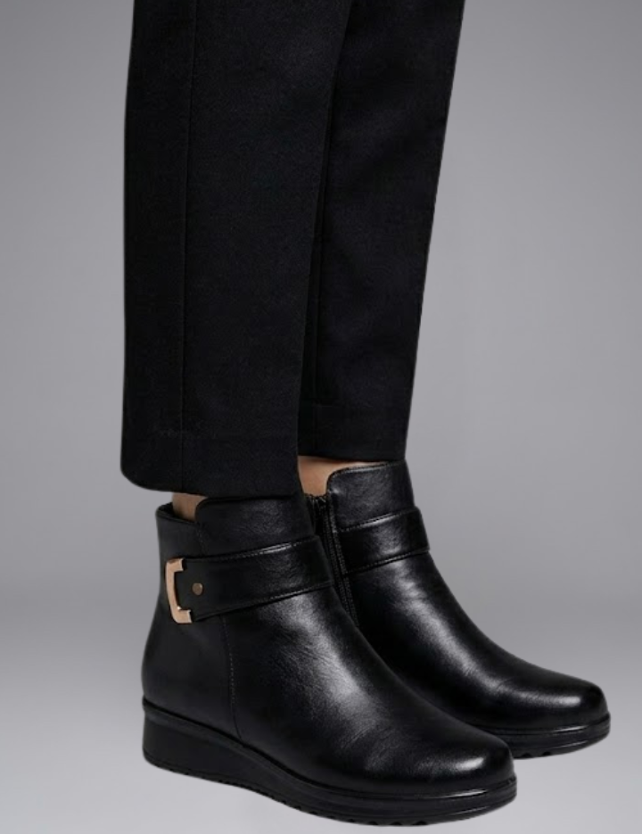 Women_sLeatherBootswithOrthopaedicSoleandStructuredUpper_5.png