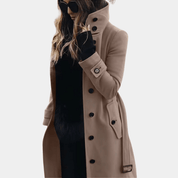 Beatrice Hammond | Trench-coat pour femme camel – Vêtement d’extérieur remarquable à col montant