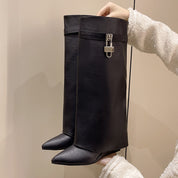 Florence Hughes | Bottes à boucle montant jusqu’au genou