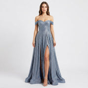 Cassandra Ashwood | Robe longue fendue à épaules dénudées et sequins