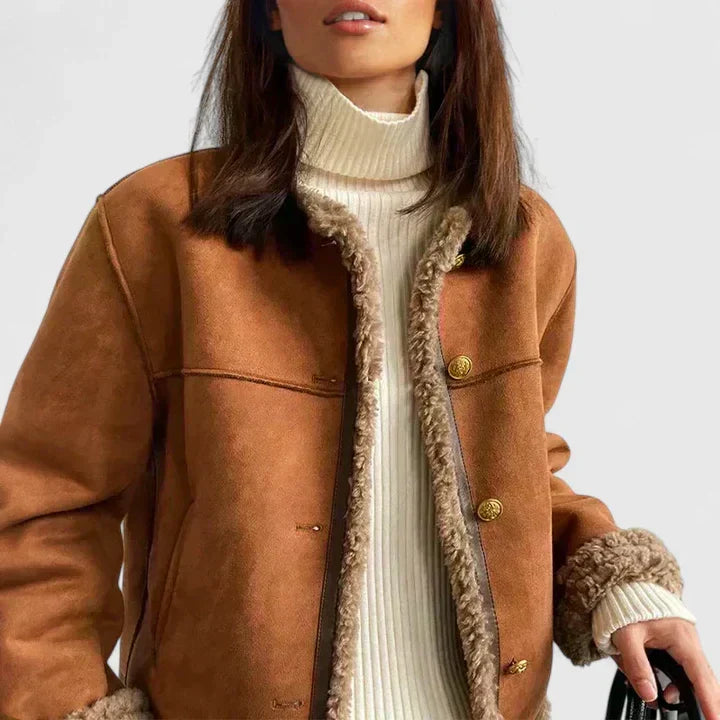 Poppy Radcliffe | Veste en daim avec bordure en fausse peau lainée