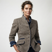 Edwina Hughes | Blazer en mélange de laine | Col mao et bordure bleu marine