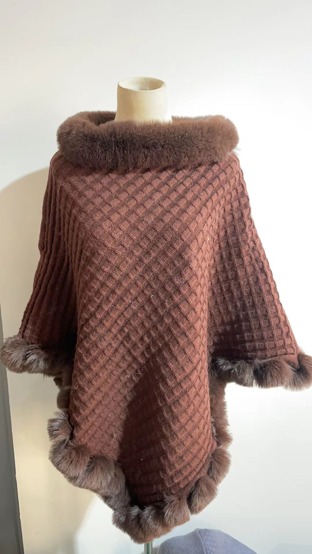 Thea Winship | Luxury Fur-Trim Cape Wrap