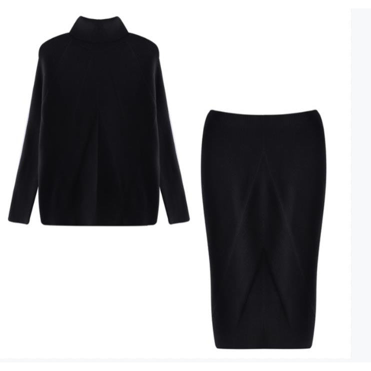 Eleanor Scott | Ensemble pull en maille à col roulé et jupe midi