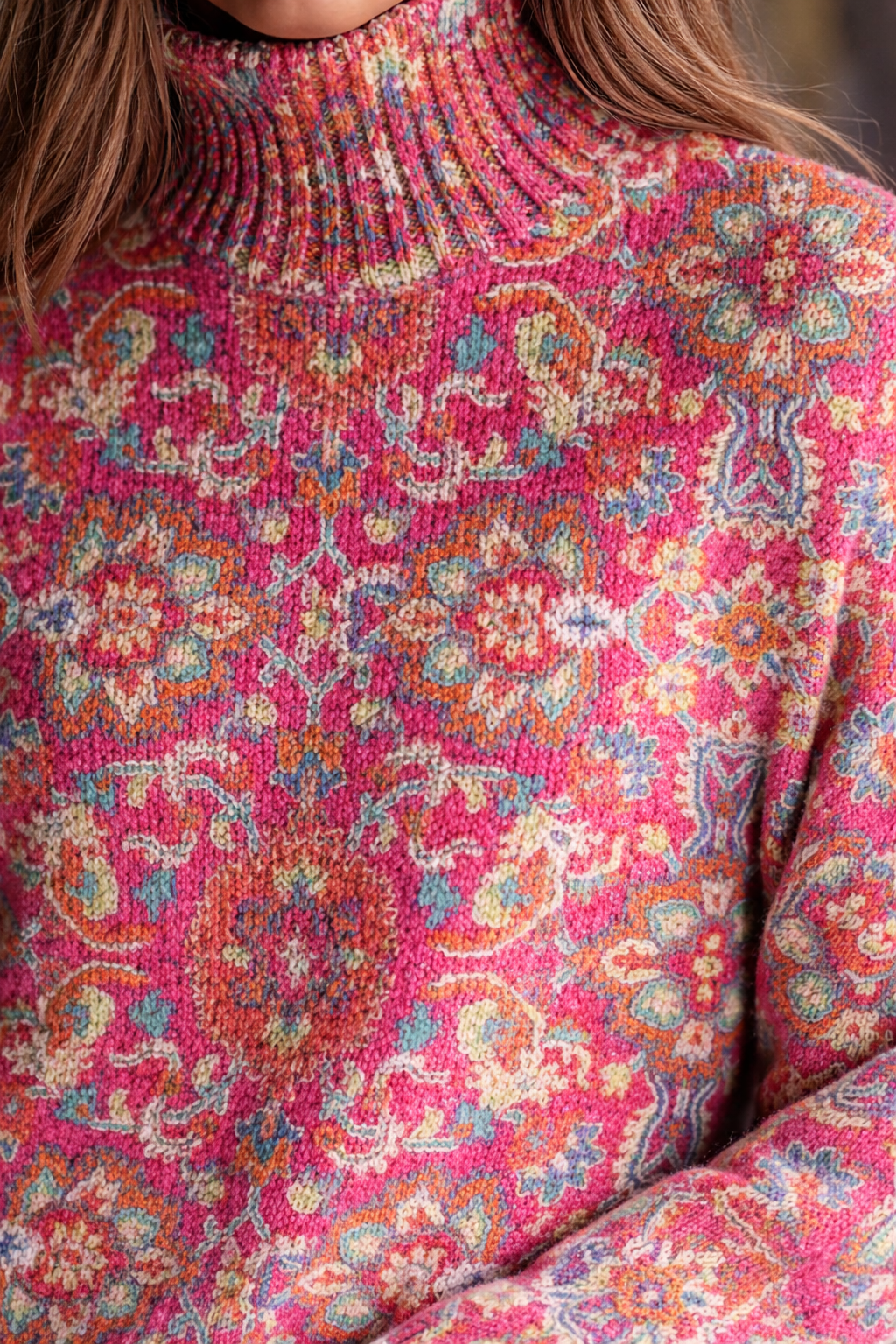 Phoebe Taylor | Pull en maille à col roulé fleuri avec imprimé botanique éclatant