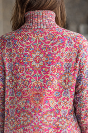 Phoebe Taylor | Pull en maille à col roulé fleuri avec imprimé botanique éclatant
