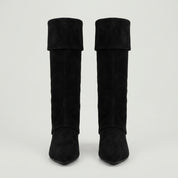 Freya Griffiths | Bottes en daim pointues montant jusqu’au genou