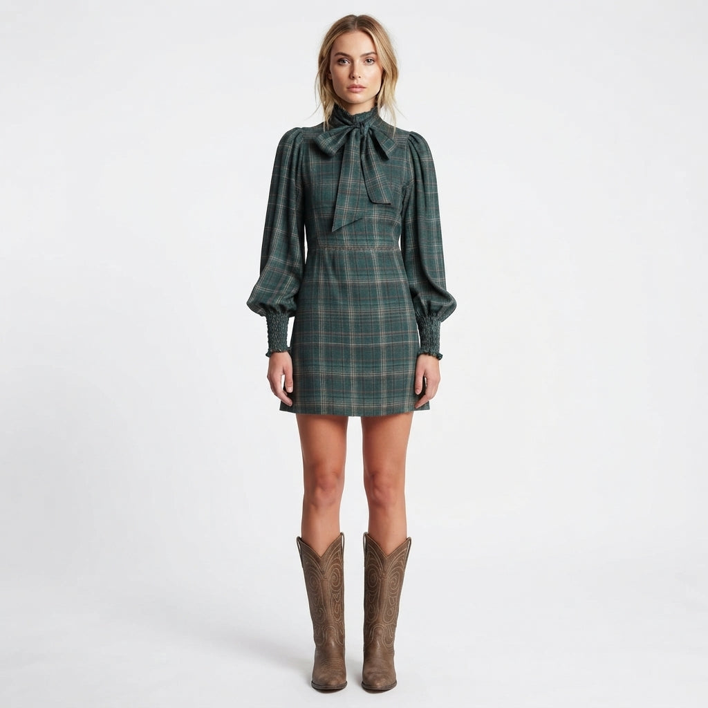 Matilda Hughes | Robe mini vintage à carreaux et col lavallière