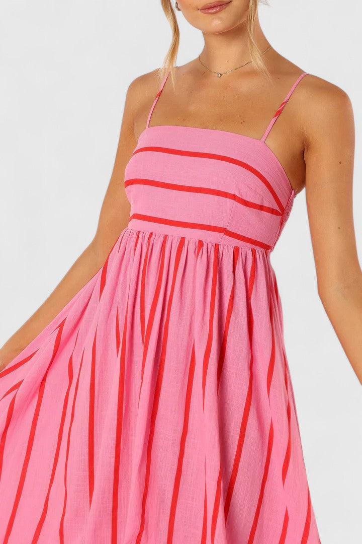 Clara Hartfield | Robe longue rayée à encolure carrée