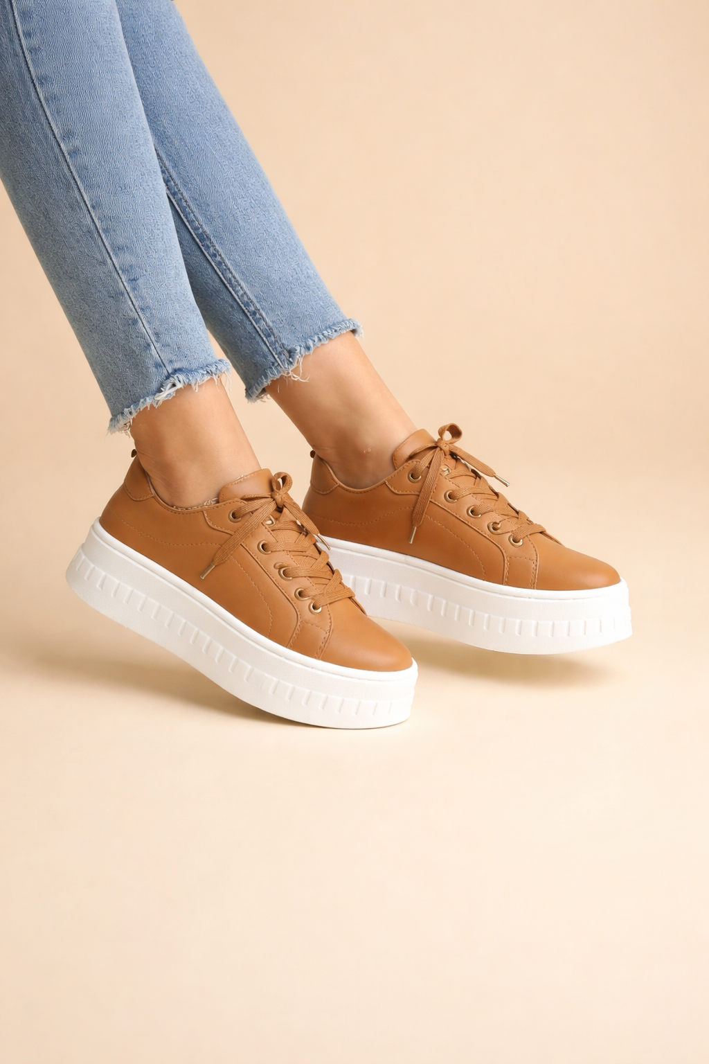 Isabella Moreau | Emerald Platform Sneakers