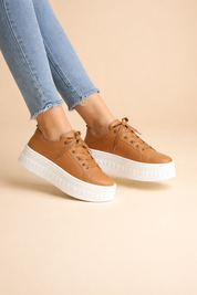 Isabella Moreau | Emerald Platform Sneakers