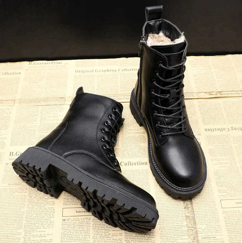 Harriet Stone | Bottines de combat noires à lacets avec doublure douillette en fausse fourrure