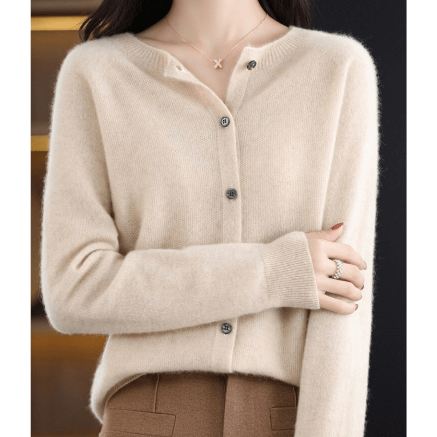 Rosalind Ashworth | Cardigan à col rond boutonné sur le devant